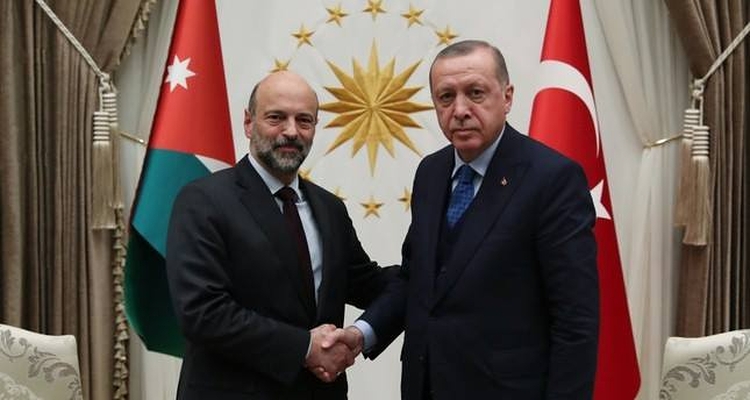 أردوغان يبحث مع رئيس الوزراء الأردني تنسيق المواقف الإقليمية الثنائية