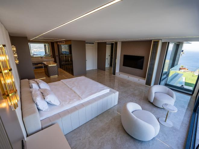 فيلا 5+1 مطلة على البحر في بودروم