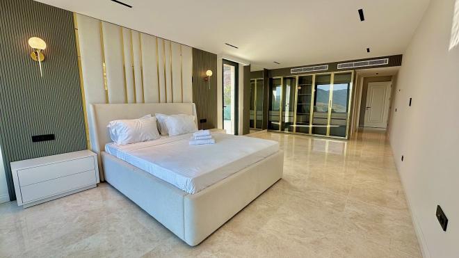 فيلا 5+1 مطلة على البحر في بودروم