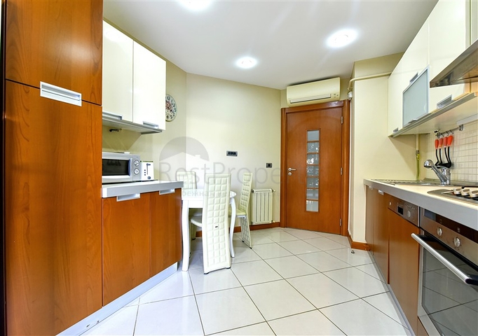 شقق في مجمع فاخر في الانيا