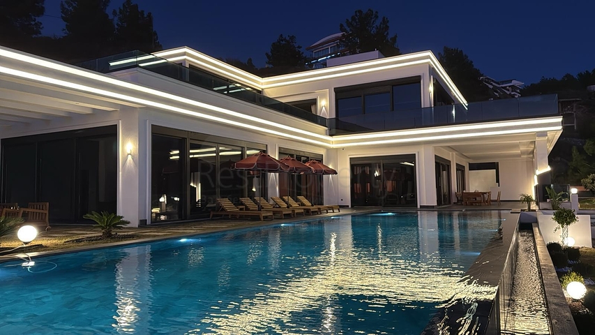 للباحثين عن التميز والفخامة - فيلا قيد الانشاء بموقع ومواصفات عالية - في كارجي جاك / الانيا 