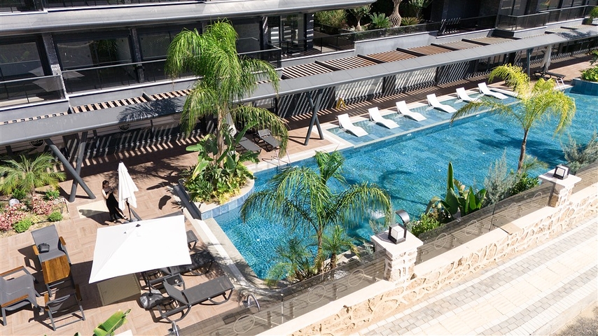 بالاقساط - شقق بتصاميم متنوعة -مجمع بتصميم انيق - في مركز الانيا