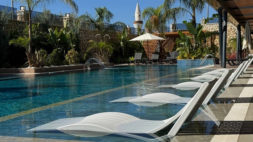 بالاقساط - شقق بتصاميم متنوعة -مجمع بتصميم انيق - في مركز الانيا