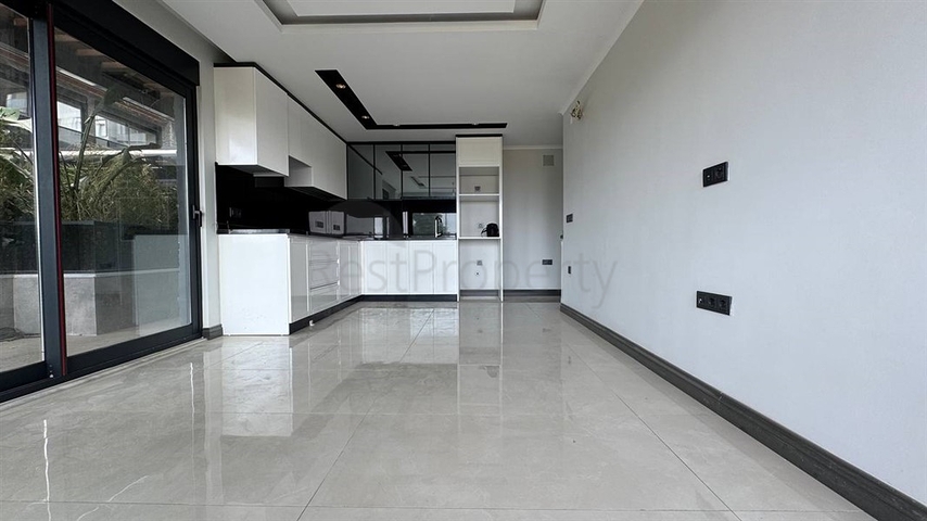 بالاقساط - شقق بتصاميم متنوعة -مجمع بتصميم انيق - في مركز الانيا