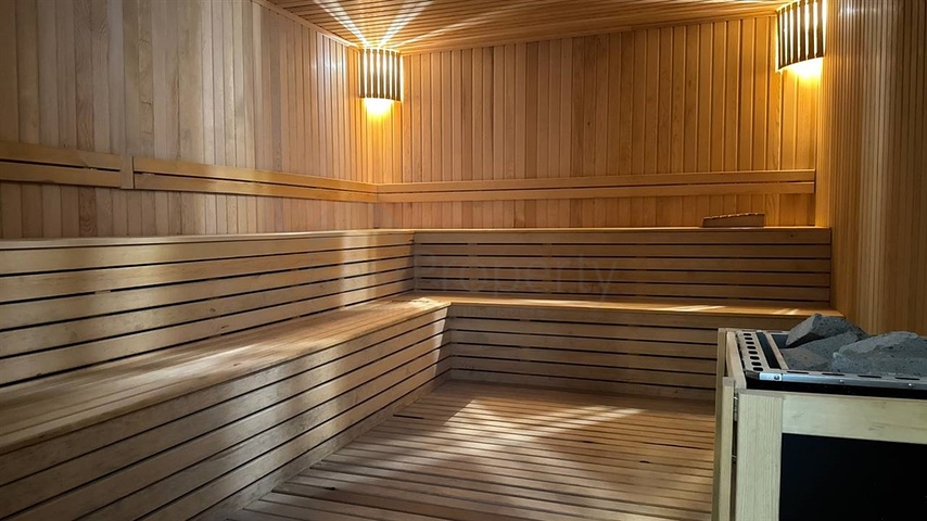 بالاقساط - شقق بتصاميم متنوعة -مجمع بتصميم انيق - في مركز الانيا