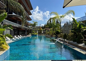 بالاقساط - شقق بتصاميم متنوعة -مجمع بتصميم انيق - في مركز الانيا