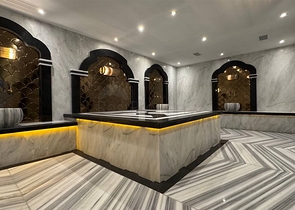 بالاقساط - شقق بتصاميم متنوعة -مجمع بتصميم انيق - في مركز الانيا