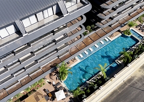 بالاقساط - شقق بتصاميم متنوعة -مجمع بتصميم انيق - في مركز الانيا