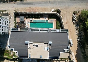 قريبة من البحر والخدمات -بالاقساط -شقق ضمن مجمع قيد الانشاء في افسلار / الانيا 