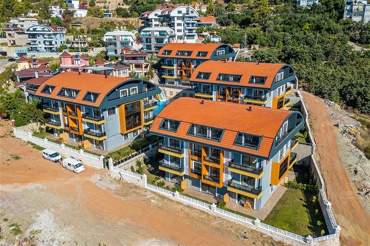 اطلالة بحر - مجمع فاخر قيد الانشاء -بالتقسيط - في مركز الانيا 