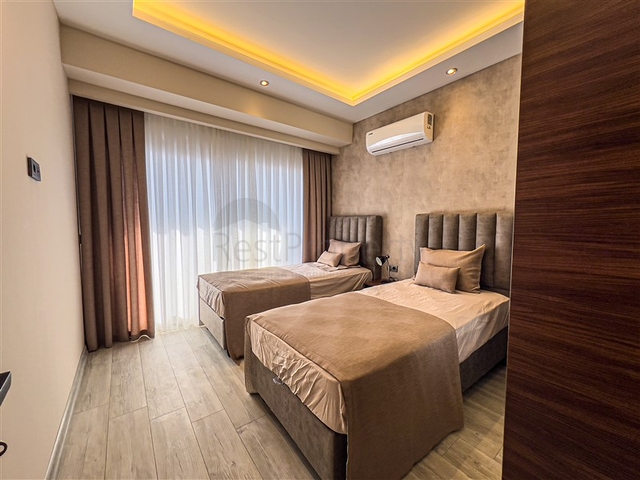 اطلالة بحر - مجمع فاخر قيد الانشاء -بالتقسيط - في مركز الانيا 