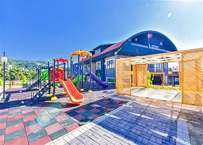 اطلالة بحر - مجمع فاخر قيد الانشاء -بالتقسيط - في مركز الانيا 