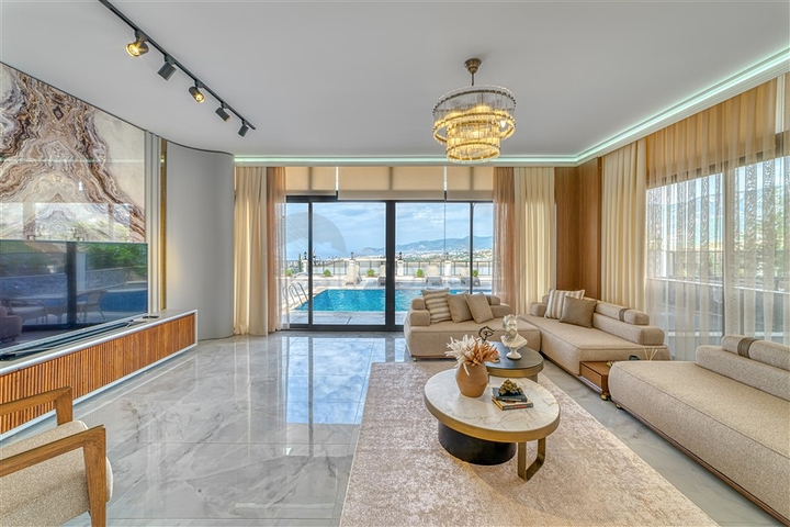 فلل فاخرة للبيع في الانيا -اطلالة بحر - مسبح خاص -في كارجي جاك / الانيا 