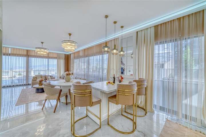 فلل فاخرة للبيع في الانيا -اطلالة بحر - مسبح خاص -في كارجي جاك / الانيا 