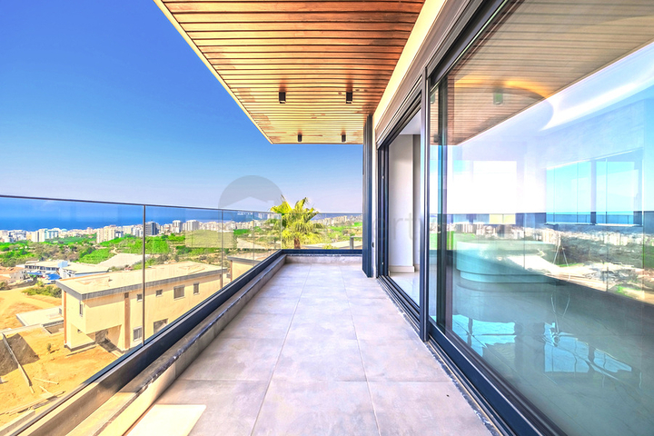 فلل فاخرة باطلالة بحرية في الانيا 