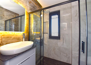 فلل فاخرة باطلالة بحرية في الانيا 