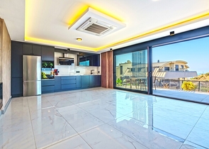 فلل فاخرة باطلالة بحرية في الانيا 