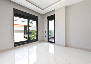 فلل فاخرة باطلالة بحرية في الانيا 