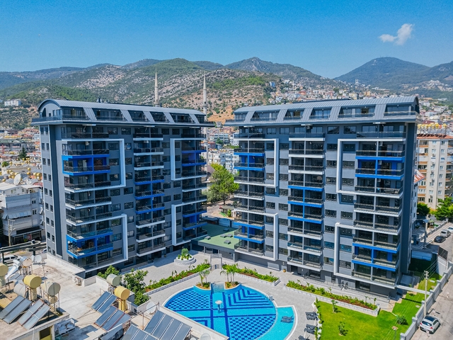 شقق بالاقساط ضمن مجمع فاخر - في مركز الانيا 