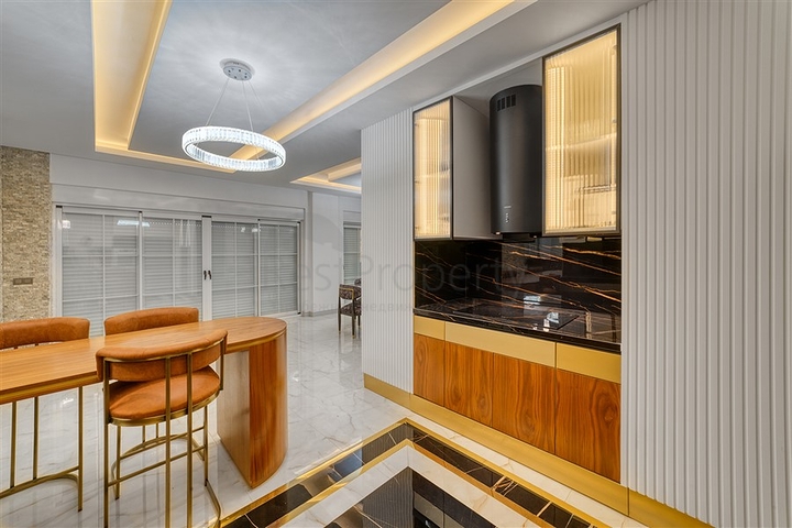 اطلالة بحر وقلعة -فيلا فاخرة في مركز الانيا 