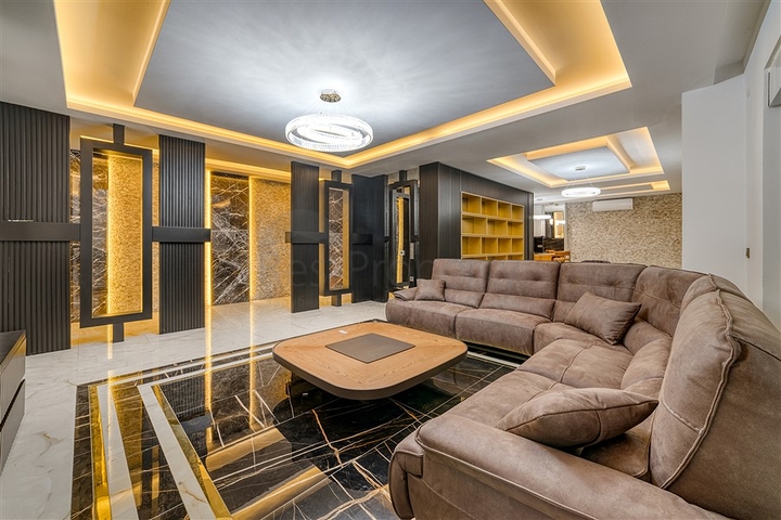 اطلالة بحر وقلعة -فيلا فاخرة في مركز الانيا 