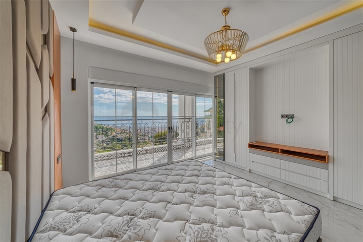 اطلالة بحر وقلعة -فيلا فاخرة في مركز الانيا 