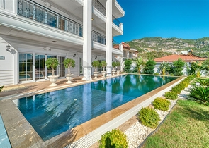 اطلالة بحر وقلعة -فيلا فاخرة في مركز الانيا 