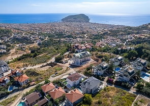 اطلالة بحر وقلعة -فيلا فاخرة في مركز الانيا 