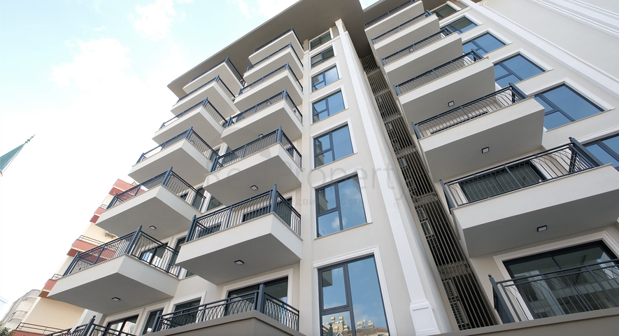 شقق قيد الانشاء -في مركز الانيا 