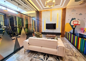 مجمع قيد الإنشاء في منطقة أوبا