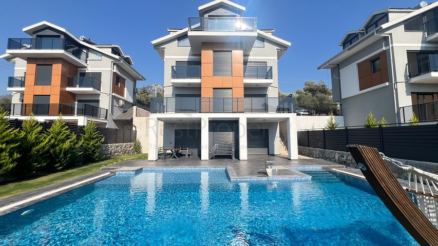 فيلا 4+1 في منطقة ذات موقع ملائم في فتحية