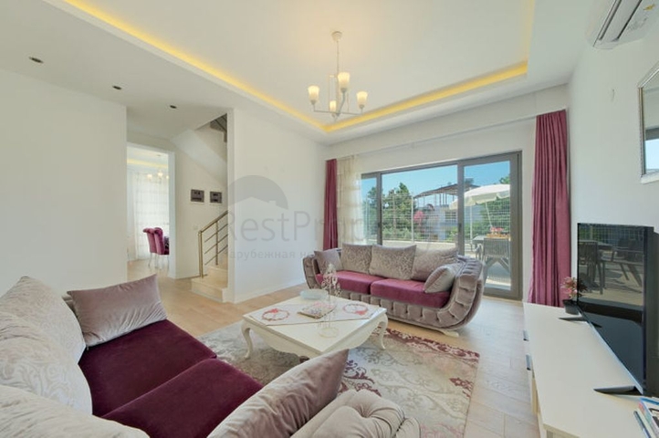 فيلا 4+1 قيد الإنشاء في منطقة فتحية 