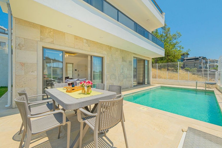 فيلا 4+1 قيد الإنشاء في منطقة فتحية 