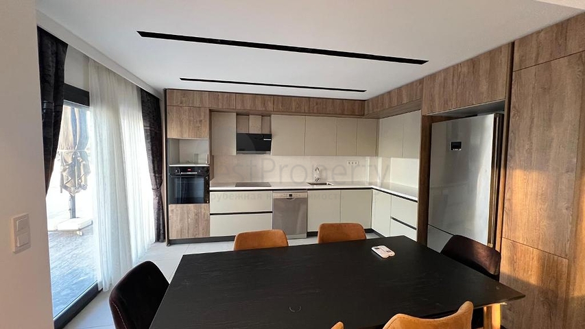 فيلا جديدة 4 + 1 في منطقة فتحية 