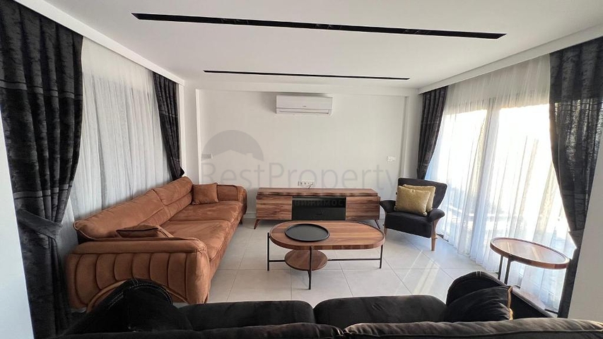 فيلا جديدة 4 + 1 في منطقة فتحية 