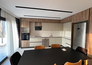 فيلا جديدة 4 + 1 في منطقة فتحية 