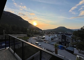 فيلا جديدة 4 + 1 في منطقة فتحية 