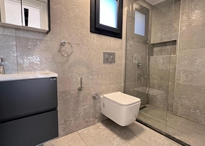 فيلا جديدة 4 + 1 في منطقة فتحية 