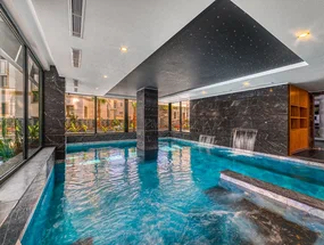 مشروع فاخر جديد مع موقف سيارات مغطى في منطقة توسمور