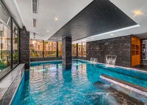 مشروع فاخر جديد مع موقف سيارات مغطى في منطقة توسمور