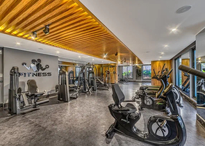 مشروع فاخر جديد مع موقف سيارات مغطى في منطقة توسمور