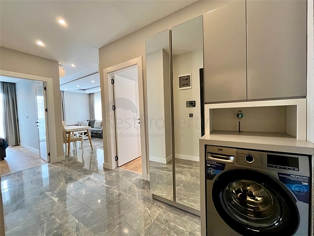 نحن نقدم لك مشروع مجمع مع البنية التحتية في وسط ألانيا