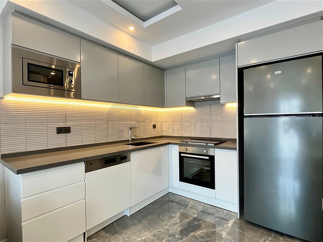 نحن نقدم لك مشروع مجمع مع البنية التحتية في وسط ألانيا