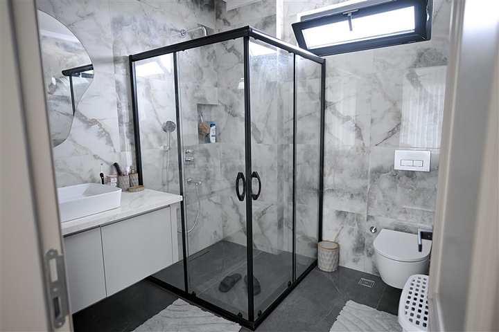 فيلا في موقع فريد في قلب ألانيا