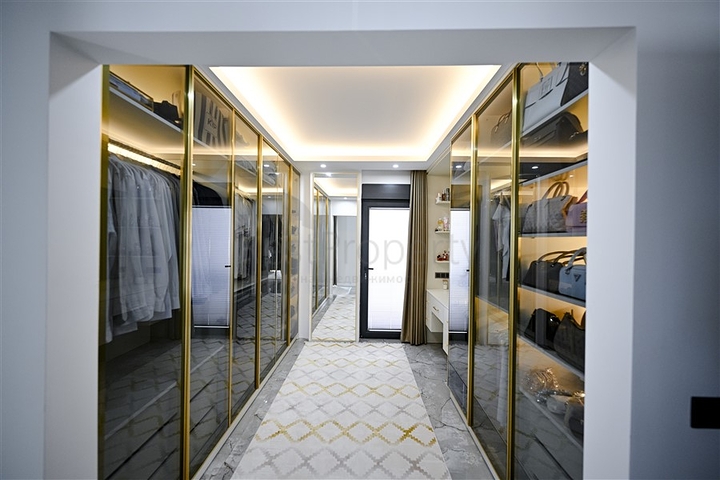 فيلا في موقع فريد في قلب ألانيا