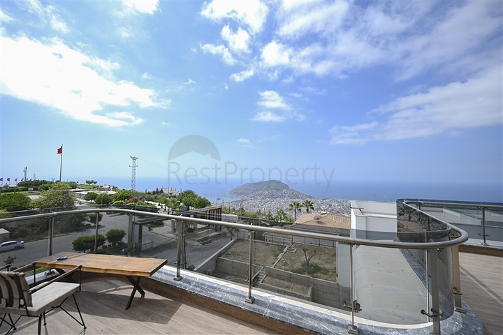 فيلا في موقع فريد في قلب ألانيا