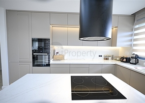 فيلا في موقع فريد في قلب ألانيا