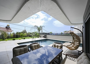 فيلا في موقع فريد في قلب ألانيا