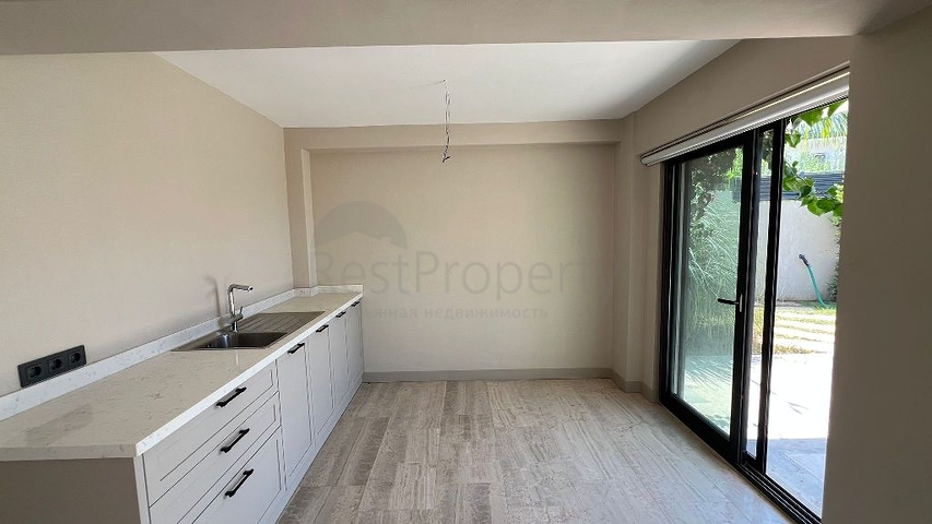 فيلا 3+1 في منطقة فتحية 