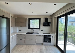 فيلا 3+1 في منطقة فتحية 